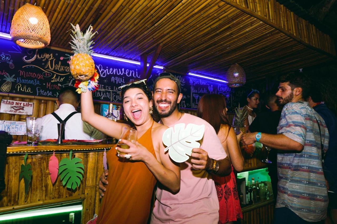 Niuwi Hostel ブリタカ エクステリア 写真