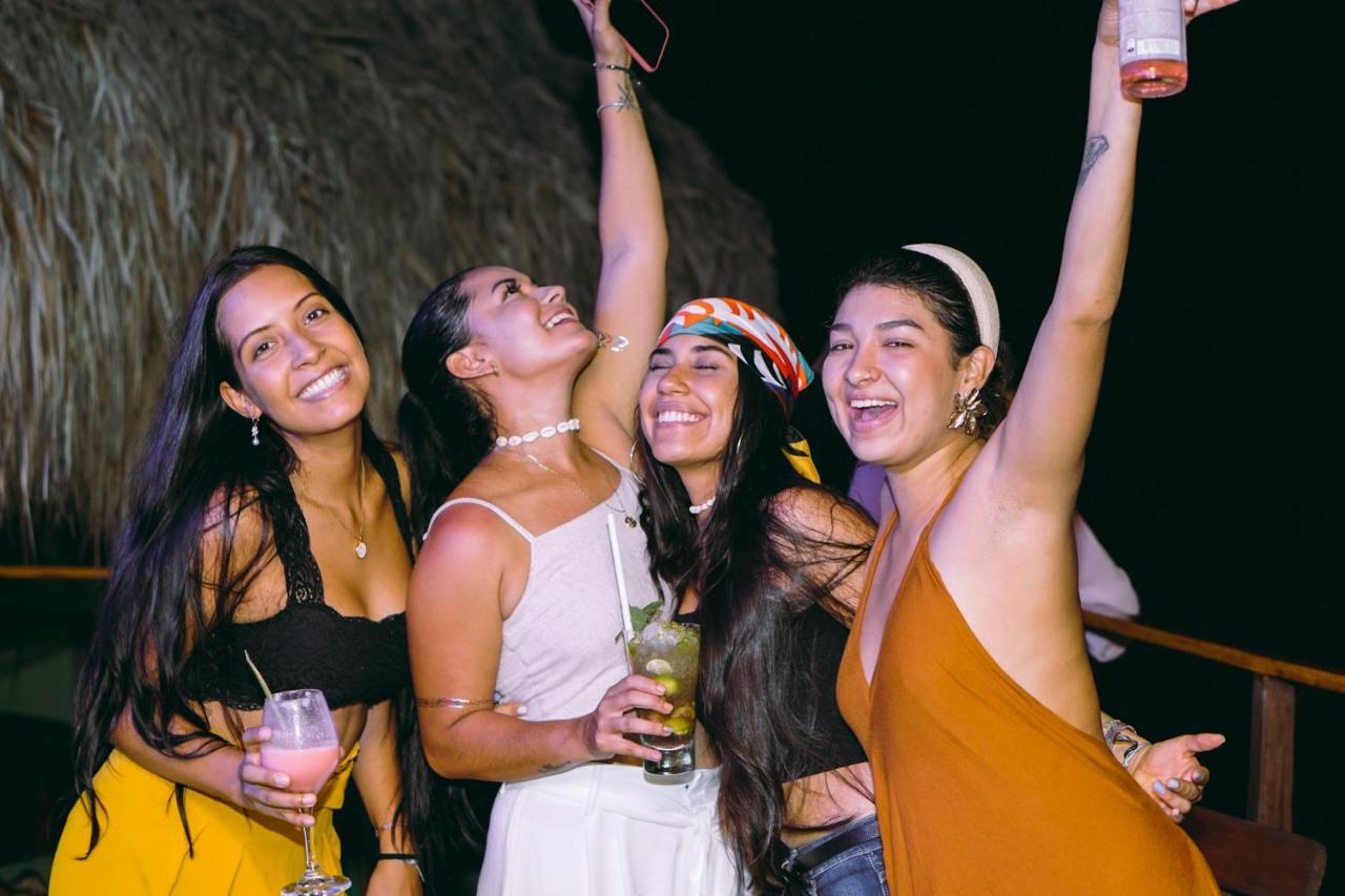 Niuwi Hostel ブリタカ エクステリア 写真
